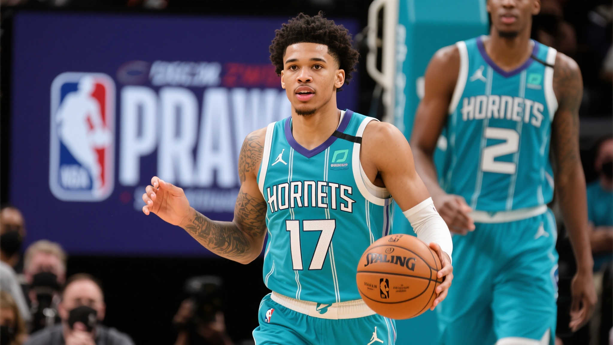 以莱万为锋 以莱万为锋